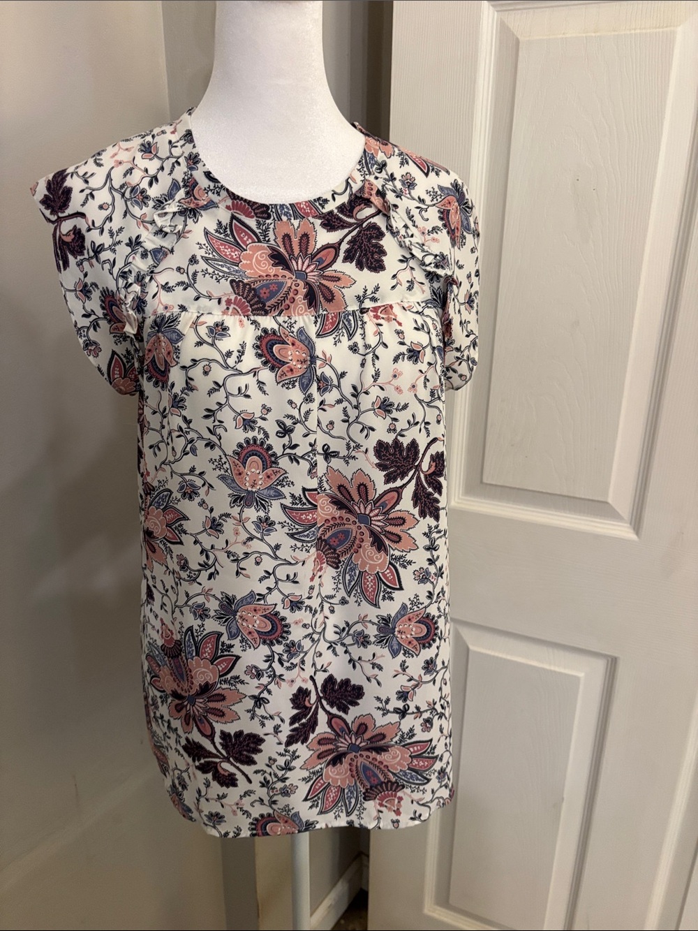 LOFT Pink & Navy Paisley Short Sleeve Blouse